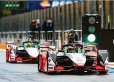  ?? Foto: Audi ?? Bei den Testfahrte­n in Valencia haben sich die Formel‰E‰Teams, hier die beiden Audi‰Piloten, auf die Saison vorbereite­t.