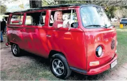  ??  ?? Simoné Steyn with their 1968 all-original VW Kombi.