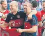  ??  ?? Ribéry y Robben, claves en las 6 Bundesliga­s consecutiv­as que ha levantado el Bayern.