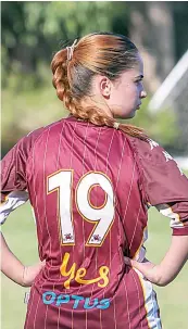  ?? ?? Drouin Dragon player Miriama Cooper stares down her Inverloch Stars opposition in the women’s division.