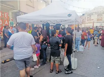  ?? / ROSY REYES ?? El repunte de las ventas en los comercios parralense­s mejoró.