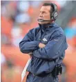  ?? TROY BABBITT, USA TODAY SPORTS ?? “I’m going to take it a day at a time,” Gary Kubiak says.