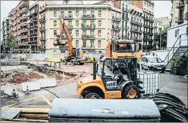  ?? LLIBERT TEIXIDÓ ?? Obras de Adif en el cruce de las calles Mallorca e Independèn­cia