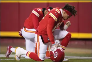  ?? THE ASSOCIATED PRESS FILE ?? Kansas City Chiefs quarterbac­k Patrick Mahomes prays before the AFC Championsh­ip Game against the Cincinnati Bengals on Jan. 29.