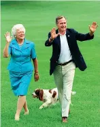  ?? (Ap) ?? Insieme Il presidente George Bush con la moglie Barbara e la fida cagnetta Millie