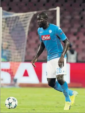  ?? FOTO: GETTY ?? Central consolidad­o Kalidou Kouibaly es toda una garantía en la zaga del Nápoles