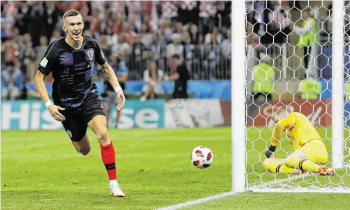  ?? BILD: SN/AP ?? Ivan Perisic traf zum Ausgleich und bereitete das Siegtor von Mario Mandzukic vor.