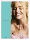  ??  ?? Elle Fanning è testimonia­l di L’Oréal Paris. In alto, in uno scatto Instagram col rossetto Color Riche N. 377 personaliz­zato per lei. Sopra, nella campagna Tiffany, indossa pendenti Tiffany Keys con diamanti di Tiffany & Co.