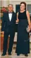  ??  ?? Il professor Anthony Fauci con la moglie Christine
Grady durante una cena alla Casa Bianca nel 2016,
ospiti dell'allora presidente Barack
Obama. I due hanno tre figlie