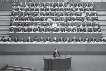  ?? Etienne Oliveau Getty Images ?? PRESIDENT Xi Jinping kicks off the party congress with a 3 1⁄2-hour speech in the Great Hall of the People.