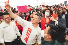  ?? JULIO CÉSAR MARTÍNEZ/ EL SOL DE PUEBLA ?? Alejandro Moreno se reunió con militantes priistas de Puebla