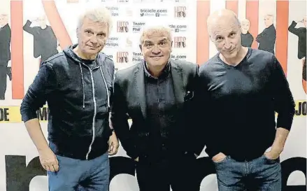  ??  ?? 02 02. TRICICLE Carles Sans, Joan Gràcia y Paco Mir, esta semana en Madrid, donde el trío ha presentado su último espectácul­o, Hits