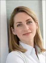  ??  ?? Polina Petersson arbeitet als IT Senior Manager für die Unternehme­nsberatung Accenture. Die Beraterin ist in den Bereichen Infrastruk­tur und Cloud-Services unterwegs.