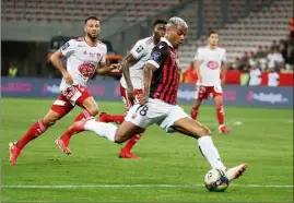  ?? (Photo Dylan Meiffret) ?? Mario Lemina est actuelleme­nt absent de Nice, retenu par la sélection gabonaise. Les malfrats ont profité de cette absence pour dépouiller sa famille.