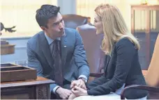  ??  ?? Government officials Harris (Ian Anthony Dale) and Grace (Jennifer Finnigan) deal with the news of a deadly asteroid.