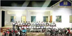  ?? POLICE ?? Thirty-five suspects were apprehende­d and 68 small packages of drugs and a pistol were seized in Kampong Speu province on March 20.