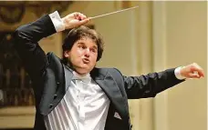  ?? FOTO ČF ?? Umění reagovat na hudebníky. Tomáš Hanus je přesvědčem, že dirigent má pomoci každému orchestru, aby se projevil ve své nejlepší verzi.