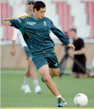  ?? AFP ?? South Africa’s Quniton de Kock plays football during a training session in Sharjah on Sunday. —