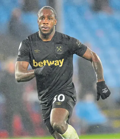  ??  ?? Now that Michail Antonio is back on form, Moyes hopes he’ll play a key role in today’s clash against Liverpool