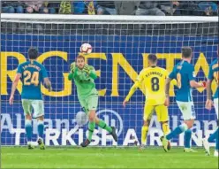  ??  ?? POR OBLAK. El guardameta rojiblanco evitó el triunfo del Villarreal.