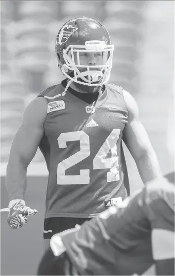 ?? MICHAEL BELL ?? Veteran CFLer Jeff Hecht will be a regular contributo­r in the Roughrider­s’ defensive backfield this season. He says he is constantly trying to find ways to increase his cerebral abilities in football.