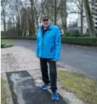  ??  ?? Leo D’Heu van Haki in Hoboken. “Onze piste ligt in een park, en dus spelen kinderen erop. Niet onbegrijpe­lijk, maar wel nefast.”