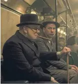  ??  ?? Churchill (Gary Oldman) nella metro