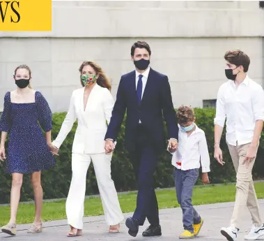  ?? DAVE CHAN / AFP VIA GETTY IMAGES ?? Justin Trudeau, with wife Sophie Grégoire Trudeau and children Ella-Grace, Hadrien and Xavier, arrives at Rideau
Hall on Sunday to kick off the election, which he claims is “the most important since 1945.”