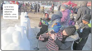  ?? —photo Frédéric Hountondji ?? Le tir à l’arc a beaucoup séduit les enfants.