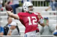  ?? MICHAEL CONROY — ASSOCIATED PRESS ?? Colts quarterbac­k Andrew Luck throws during practice in Westfield, Ind., on July 29.