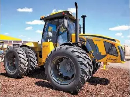  ??  ?? Articulado. Así es este tractor que los de Pauny exhibieron en su stand.