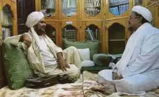  ??  ?? RIZIEQ bersama Habib Umar di Kota Tarim di Hadramaut, Yaman. - Agensi