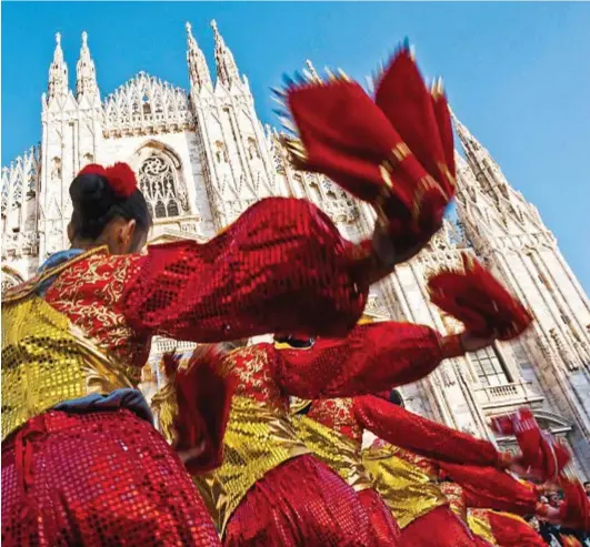  ??  ?? Festeggiam­enti per il capodanno cinese in piazza Duomo a Milano