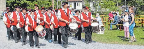  ?? FOTO: MUSEUMSDOR­F KÜRNBACH ?? Auch das ist gelebte Inklusion: Die Heggbacher Musikanten traten am Tag der Inklusion im Museumsdor­f auf. In der Gruppierun­g spielen Bewohner der Heggbacher Einrichtun­gen mit.