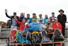  ?? Foto: Franz Epp ?? Eine Gruppe des DAV Kaufering wanderte auf den höchsten Berg Deutschlan­ds, die Zugspitze.
