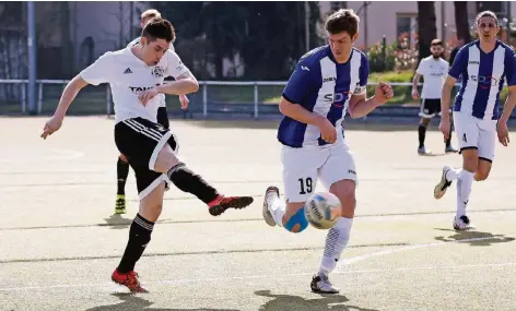  ?? RP-FOTO: ARCHIV/JANICKI ?? Patrick Percoco schoss aus allen Lagen und tankte nach seiner Rückkehr ins Oberliga-Team eine Menge Selbstvert­rauen.