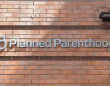  ?? ANDREW BURTON, GETTY IMAGES ?? Arizona state employees can no longer earmark charitable donations to Planned Parenthood.