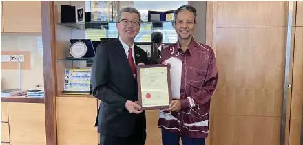 Engineers board awards ‘Ir’ title to Lim - PressReader