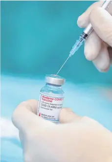  ?? FOTO: FRISO GENTSCH/DPA ?? Ab Mai sollen die Hausärzte im Land deutlich mehr impfen.