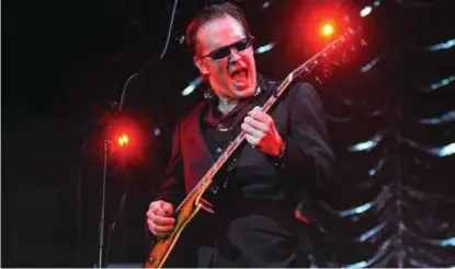  ?? ARKIVFOTO: MICHAL DOLEZAL, AP/NTB SCANPIX ?? Joe Bonamassa spilte nylig i Oslo spektrum. - Jeg havnet bak en gjeng som var mer opptatt av å snakke om jobb og bilnøkler , skriver Jan Rune Hansen (21).