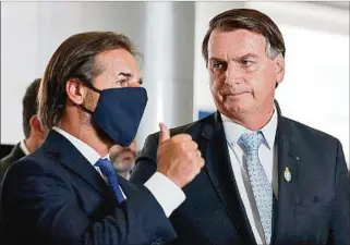  ??  ?? BOLSONARO. El presidente brasileño se reunió con Lacalle Pou en Brasilia en febrero de este año.