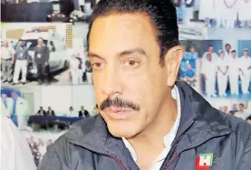  ??  ?? Omar Fayad ya realiza sus labores normales