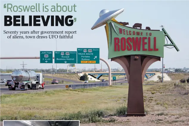  ?? PHOTOS BY LUIS SÁNCHEZ SATURNO/THE NEW MEXICAN ?? A Welcome to Roswell sign greets drivers before entering the city. Since the Roswell Incident, residents have embraced the alien brand.