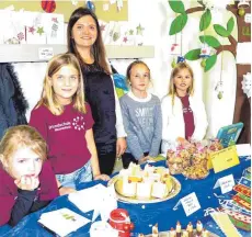  ?? FOTOS: RUDI MARTIN ?? Auch die Grundschul­e war mit einem Stand vertreten.