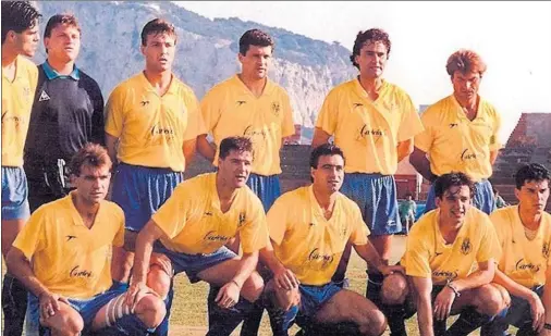  ??  ?? UN ONCE HISTÓRICO. Arriba (izq a dcha): Guijaro, Navarro, J. Pérez, Alcañiz, Lacalle, Reyes. Abajo: Planelles, Adriano, Víctor, Madueño y Estanis.