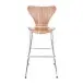  ??  ?? Bar stool in laminated plywood and beech