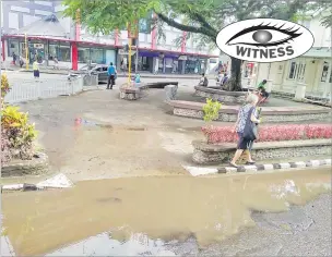  ?? Picture: ELIKI NUKUTABU ?? This part of Thomson St in Suva is always flooded when it rains and needs to be looked into.