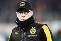  ??  ?? Peter Stöger dirigierte Dortmund am 20. Dezember beim 1:2 im Pokal erstmals gegen die Bayern