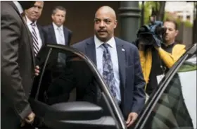  ?? MATT ROURKE — THE ASSOCIATED PRESS ?? Philadelph­ia District Attorney Seth Williams departs after for his arraignmen­t on additional charges in his bribery and extortion case at the at the federal courthouse in Philadelph­ia on Thursday.