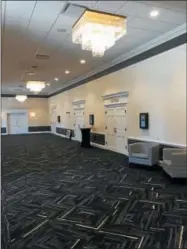 ?? JOSEPH PHELAN — JPHELAN@DIGITALFIR­STMEDIA.COM ?? Lobby space outside the ballroom was updated in 2017.